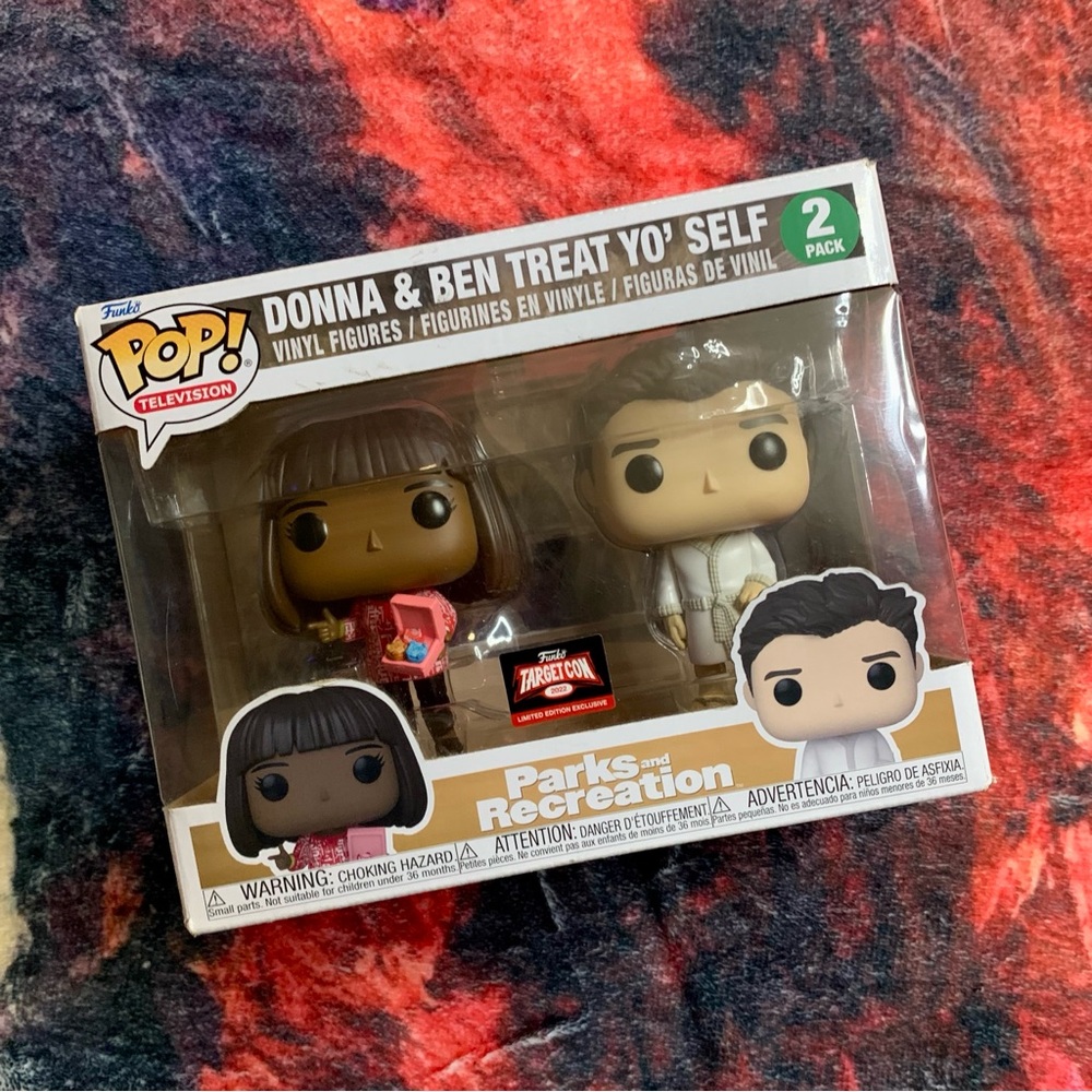 💛 Parks and Recreation Donna & Ben Treat Yo Self Funko Pop Set - NWT